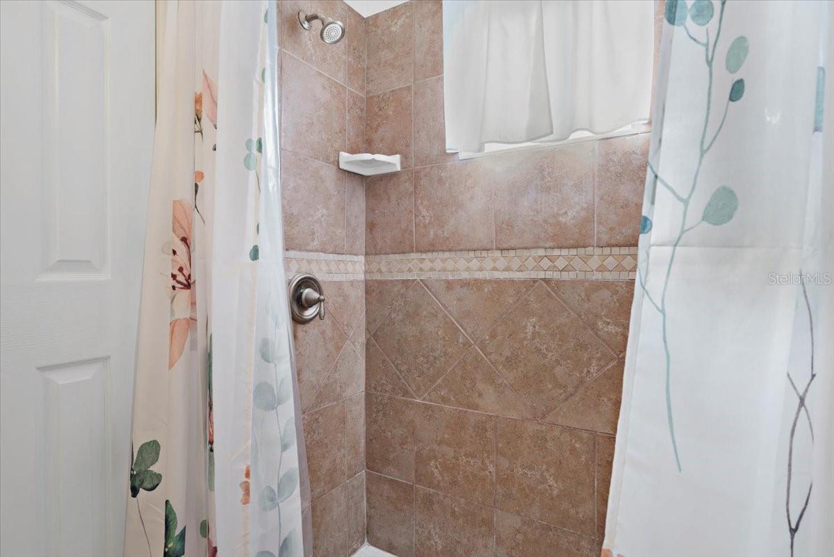 Image 23 of 28 For 5520 Kenwood Drive