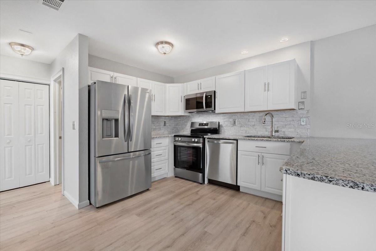 Image 9 of 28 For 5520 Kenwood Drive