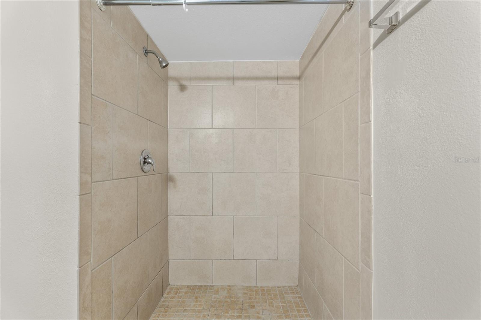 Image 19 of 49 For 19505 Quesada Avenue A204