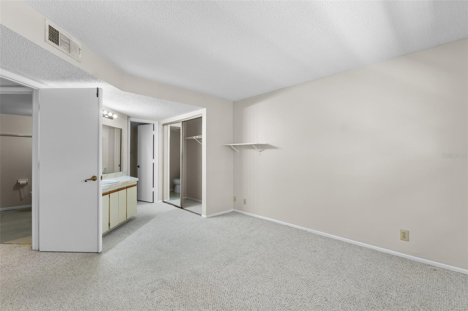 Image 24 of 49 For 19505 Quesada Avenue A204