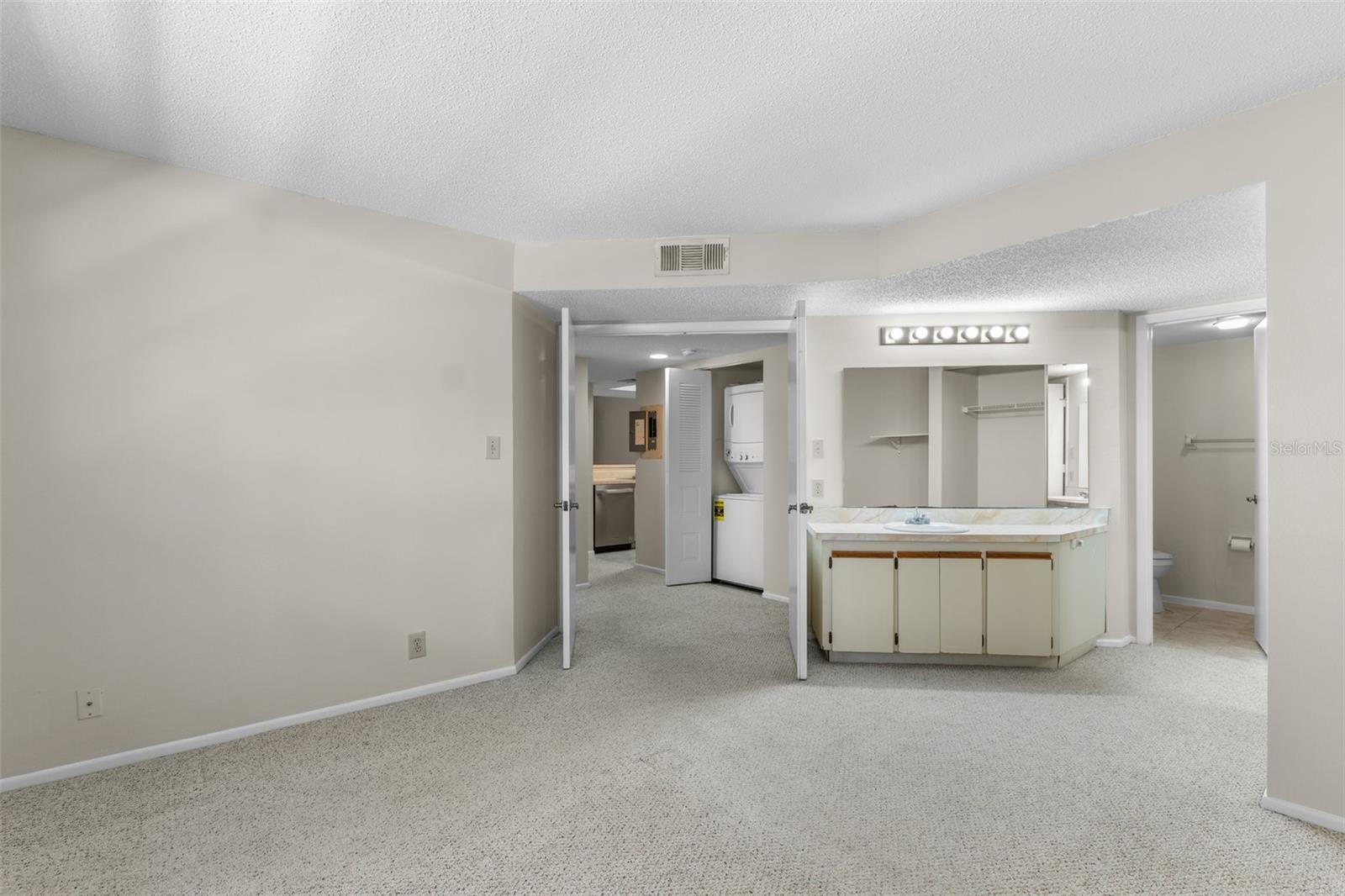 Image 25 of 49 For 19505 Quesada Avenue A204