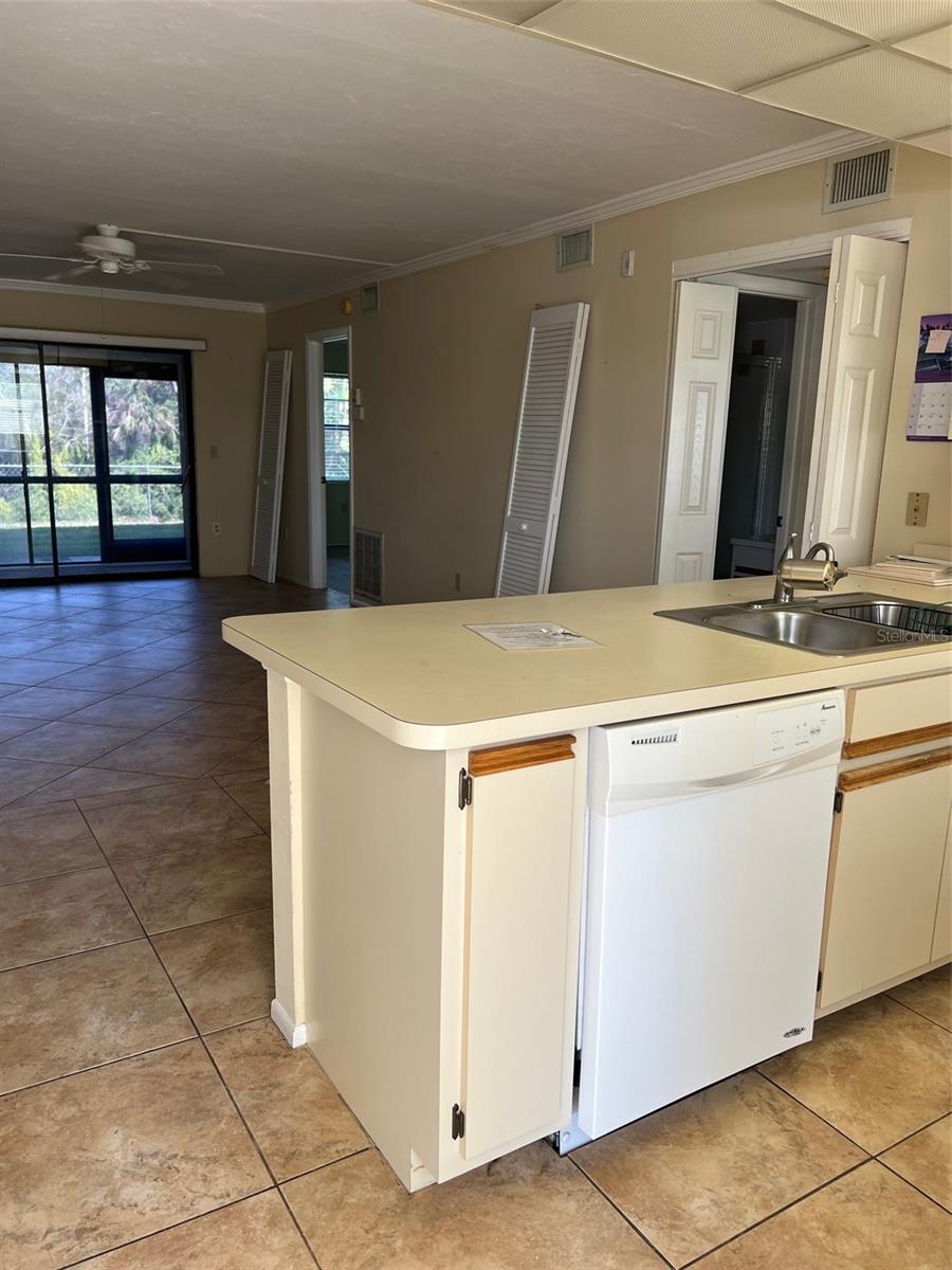 Image 4 of 12 For 26485 Rampart Boulevard B8