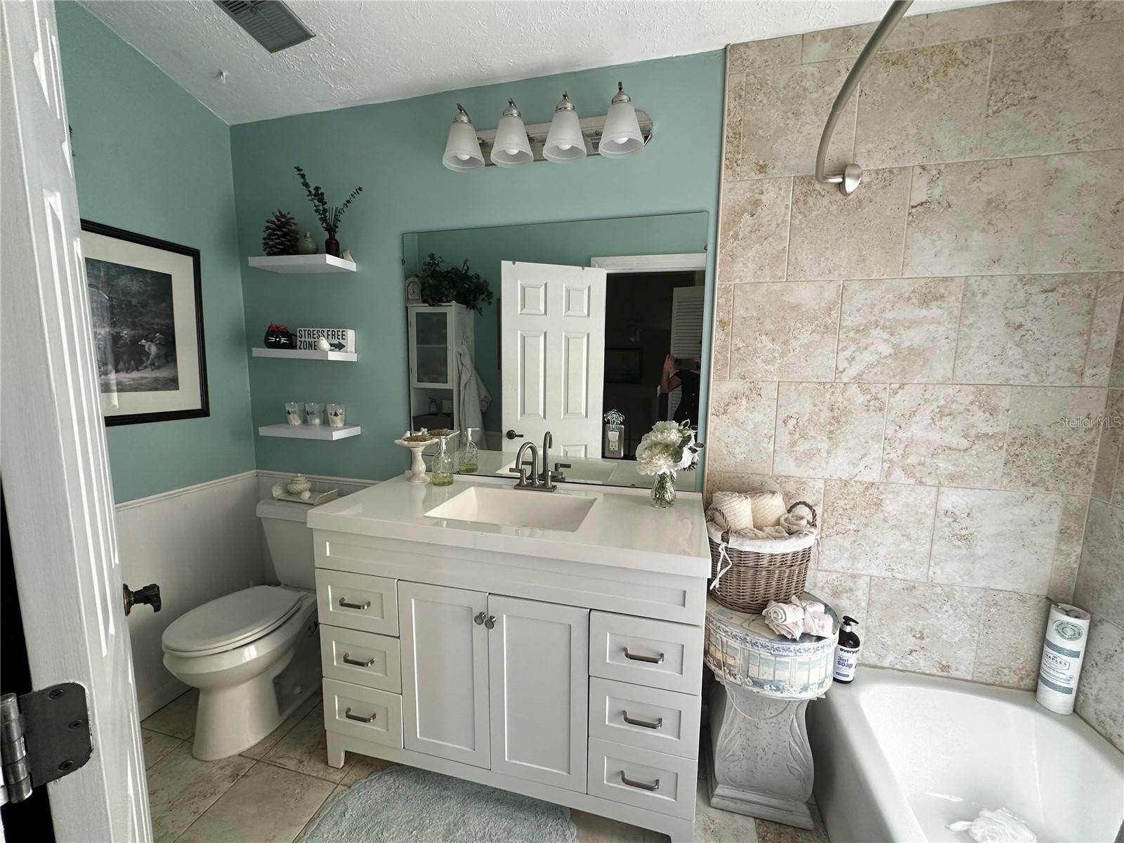 Image 11 of 15 For 25188 Marion Avenue 1004