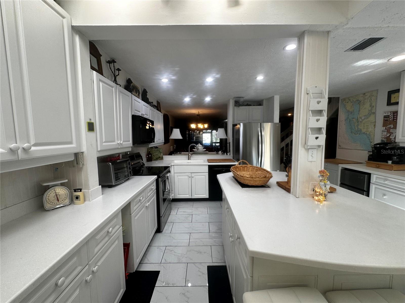 Image 3 of 15 For 25188 Marion Avenue 1004