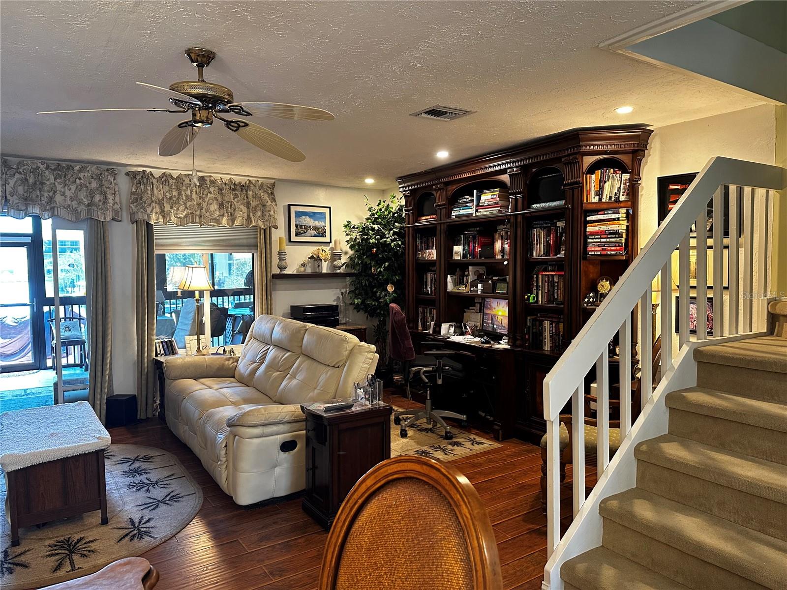 Image 5 of 15 For 25188 Marion Avenue 1004