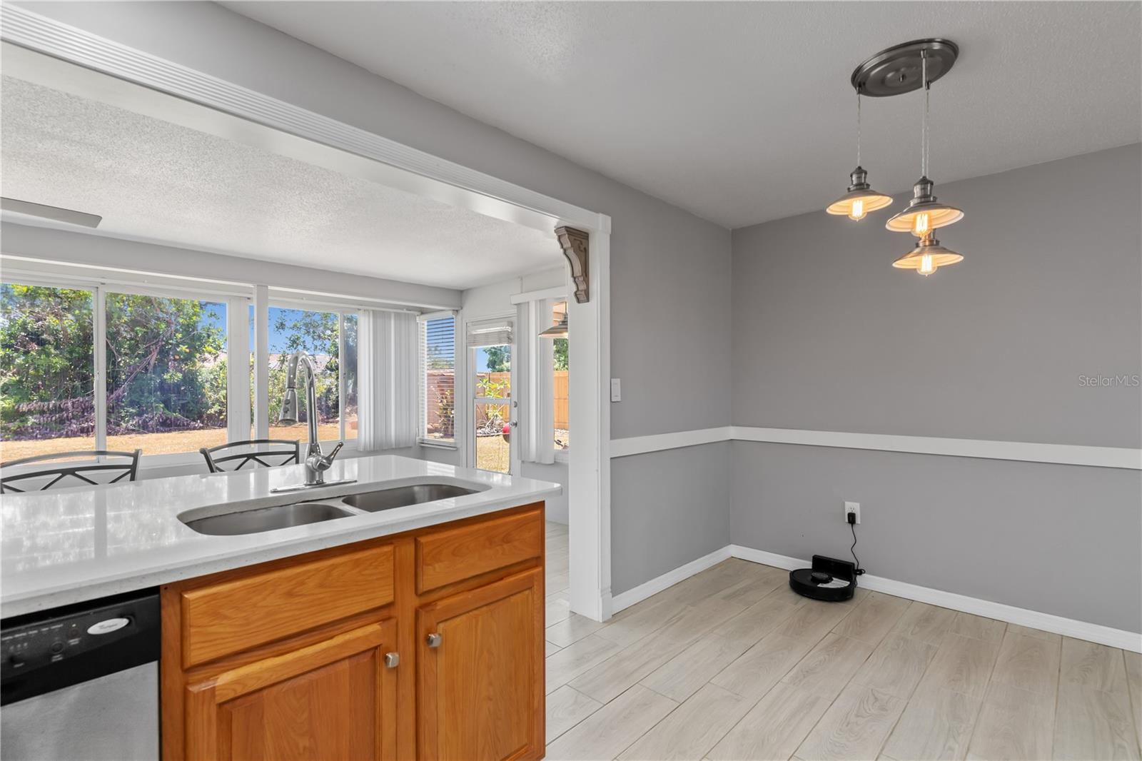 Image 10 of 51 For 218 Parkview Drive