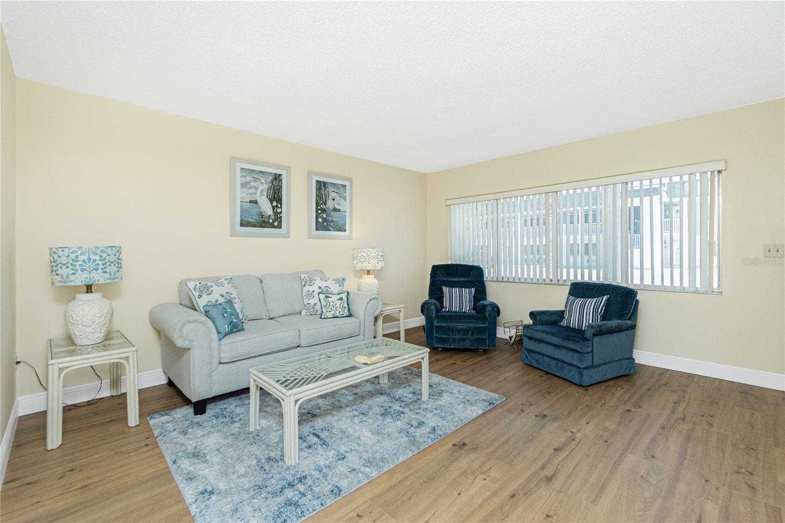 Image 13 of 35 For 22375 Edgewater Drive 128