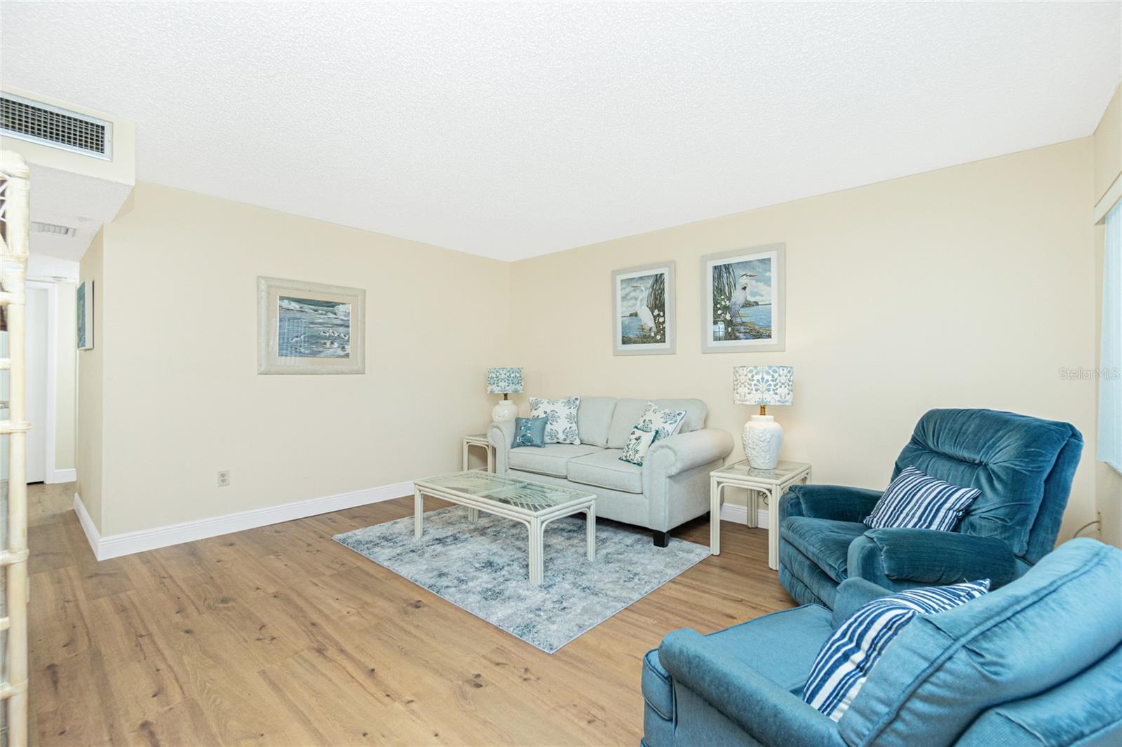 Image 14 of 35 For 22375 Edgewater Drive 128
