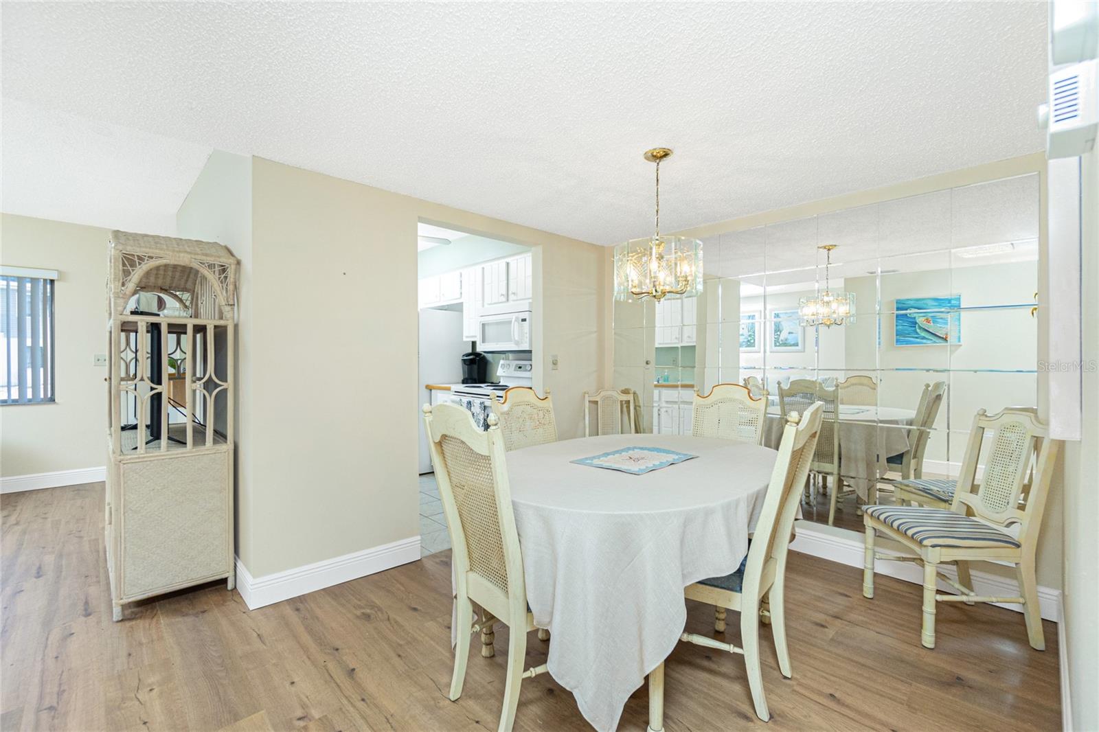 Image 16 of 35 For 22375 Edgewater Drive 128