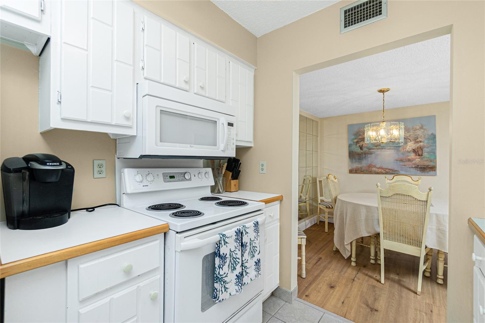 Image 19 of 35 For 22375 Edgewater Drive 128