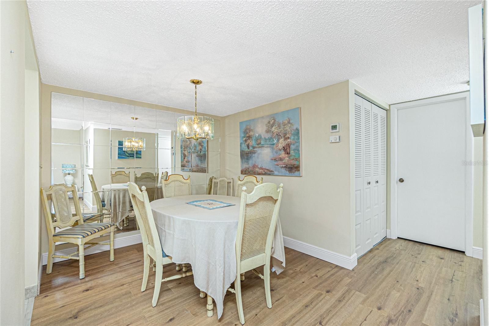 Image 20 of 35 For 22375 Edgewater Drive 128