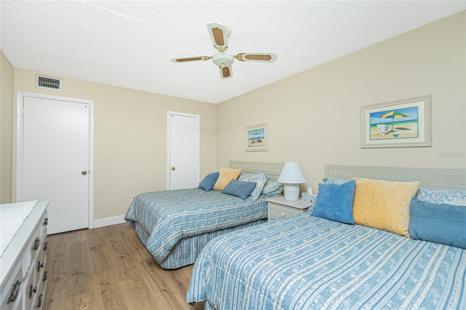 Image 23 of 35 For 22375 Edgewater Drive 128