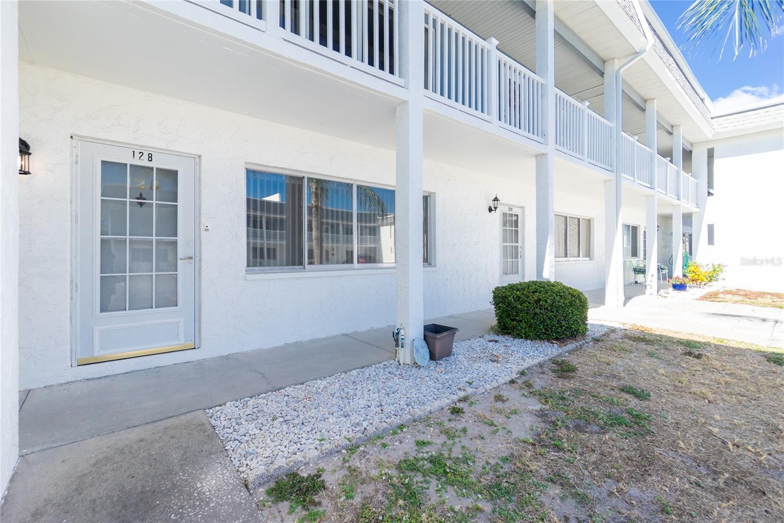 Image 4 of 35 For 22375 Edgewater Drive 128