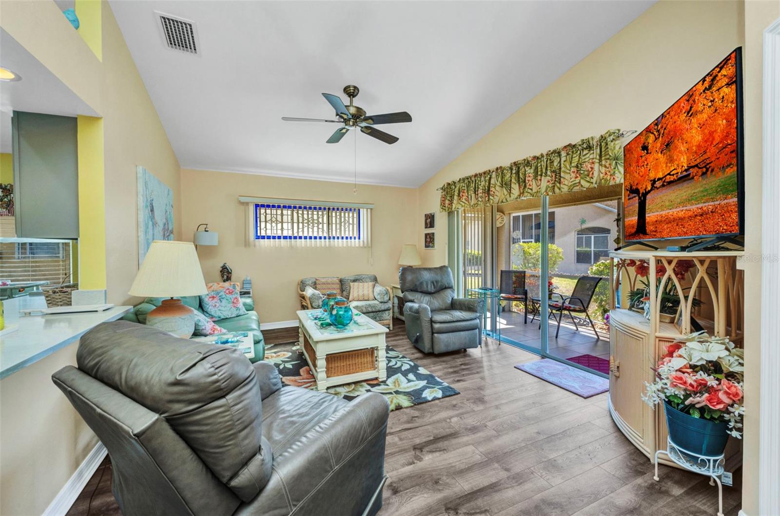 Image 4 of 41 For 24317 Kintail Court