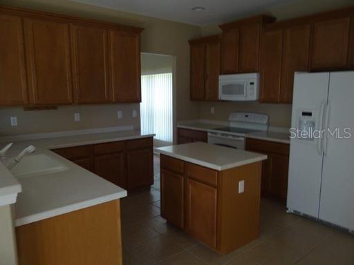 Image 4 of 10 For 2811 Suncoast Lakes Boulevard