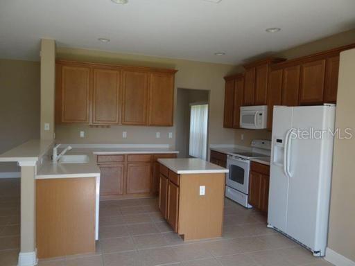 Image 6 of 10 For 2811 Suncoast Lakes Boulevard