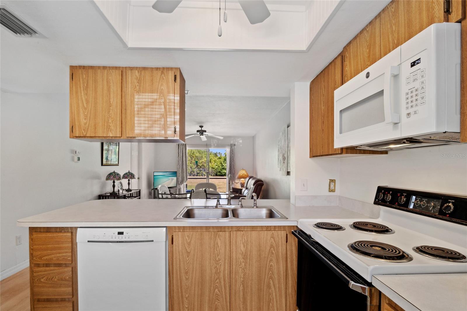 Image 8 of 36 For 3310 Loveland Boulevard 1503