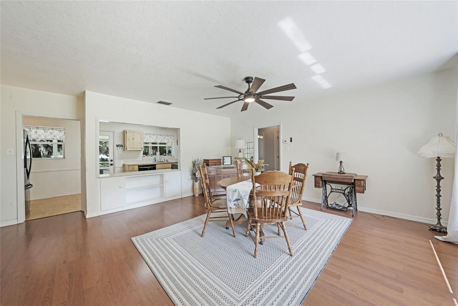 Image 3 of 51 For 117 Evangeline Street