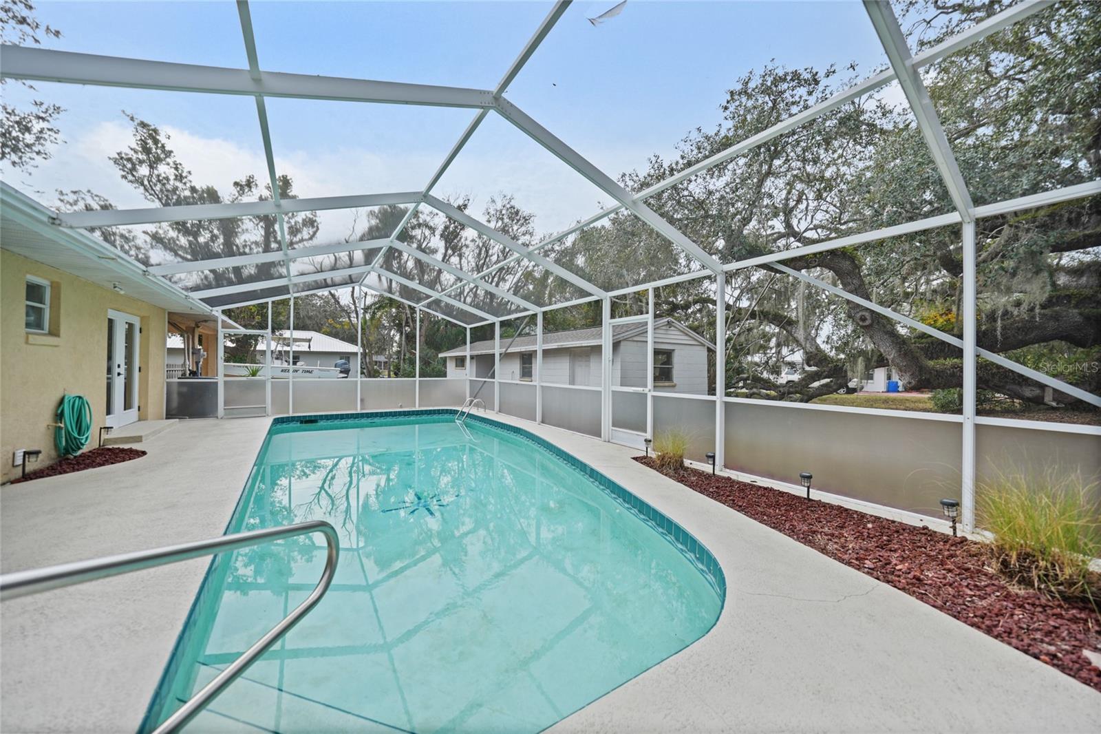 Image 33 of 51 For 117 Evangeline Street