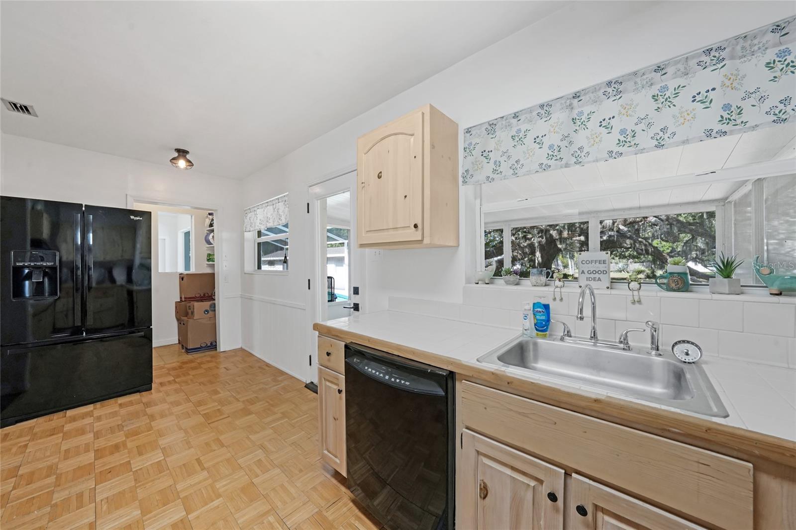 Image 8 of 51 For 117 Evangeline Street
