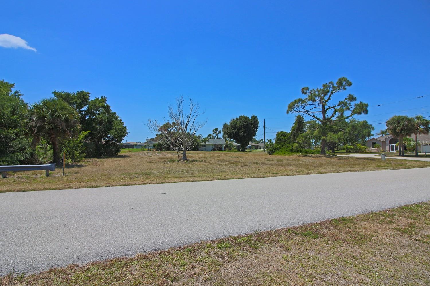 Image 9 of 16 For 133 Fairway Road