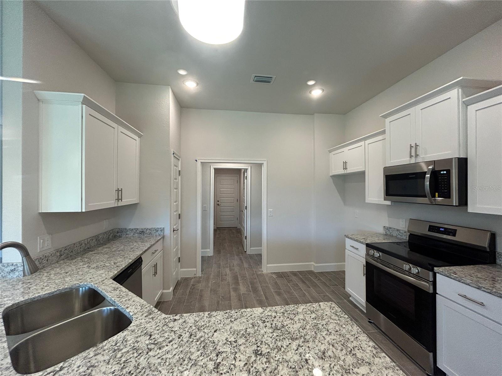 Image 13 of 50 For 27253 Porto Nacional Drive