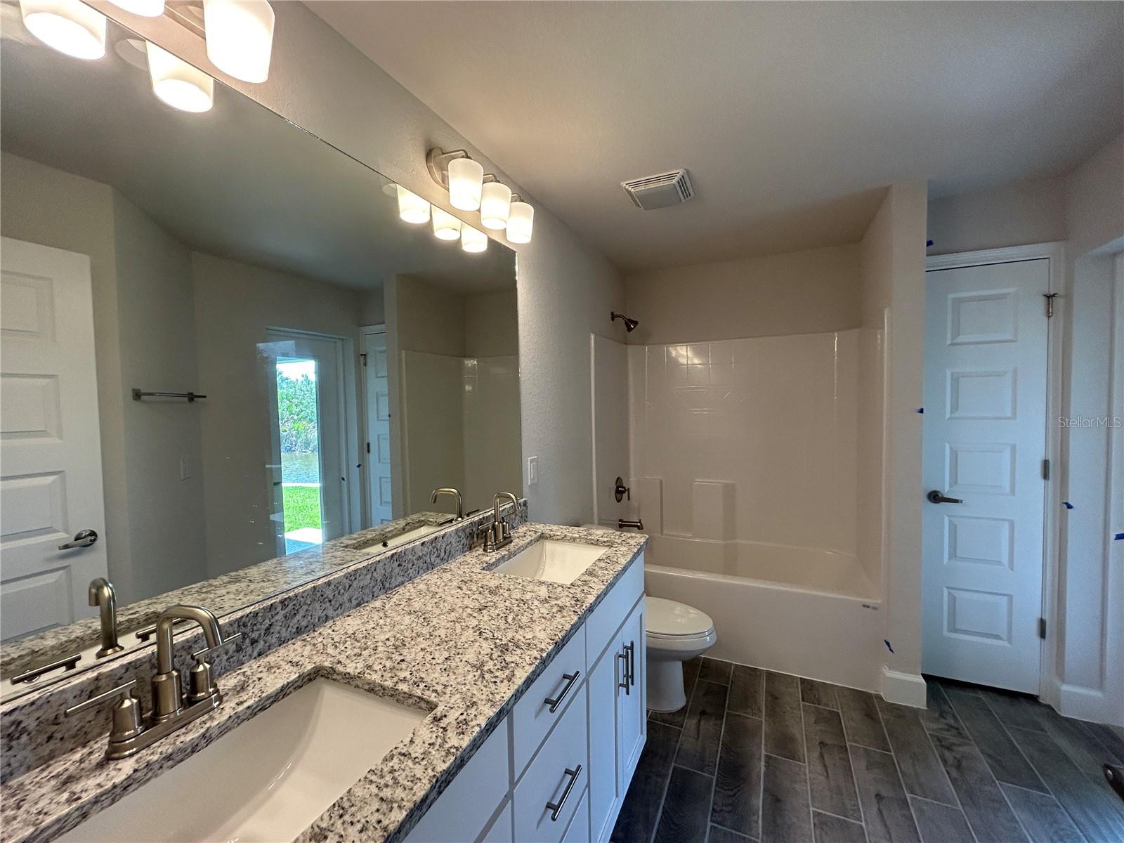 Image 25 of 50 For 27253 Porto Nacional Drive