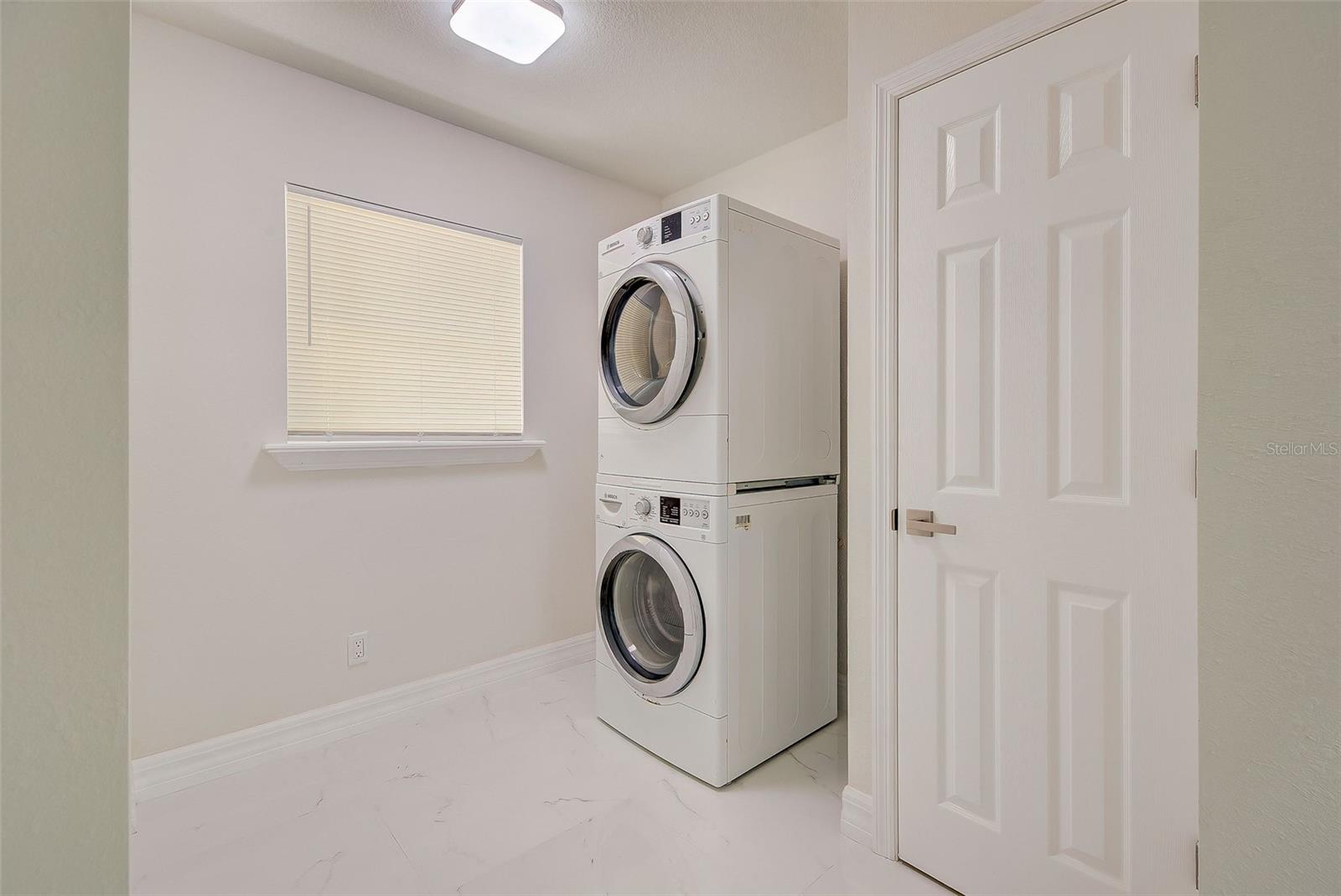 Image 14 of 23 For 9310 Rosebud Circle