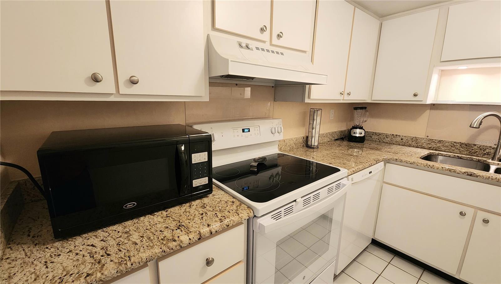 Image 21 of 45 For 21300 Brinson Avenue 201