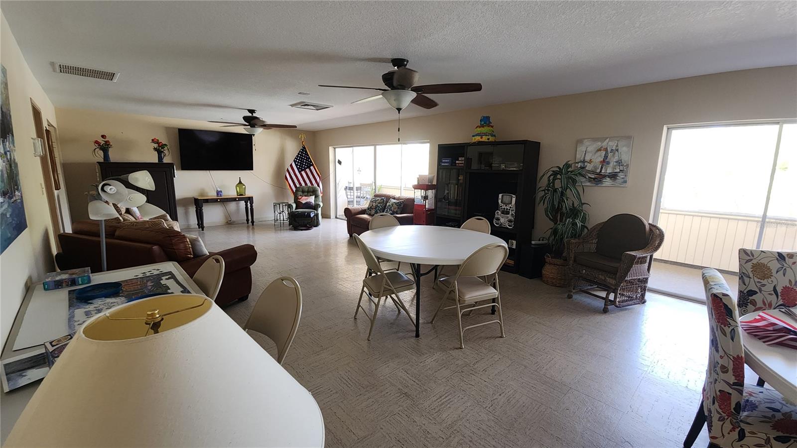 Image 36 of 45 For 21300 Brinson Avenue 201
