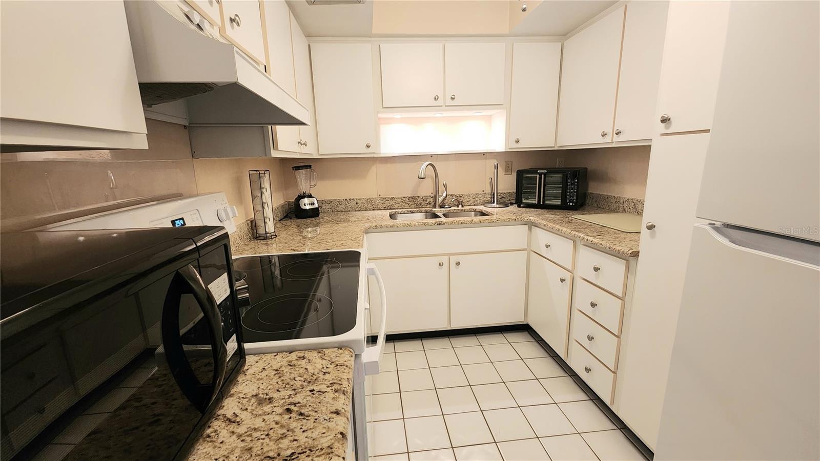Image 5 of 45 For 21300 Brinson Avenue 201