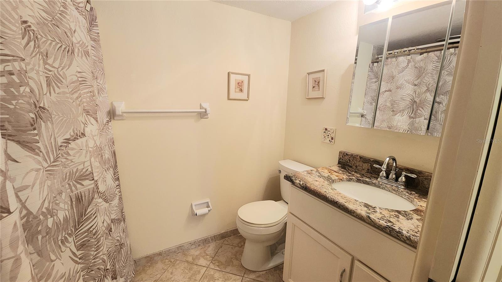 Image 7 of 45 For 21300 Brinson Avenue 201
