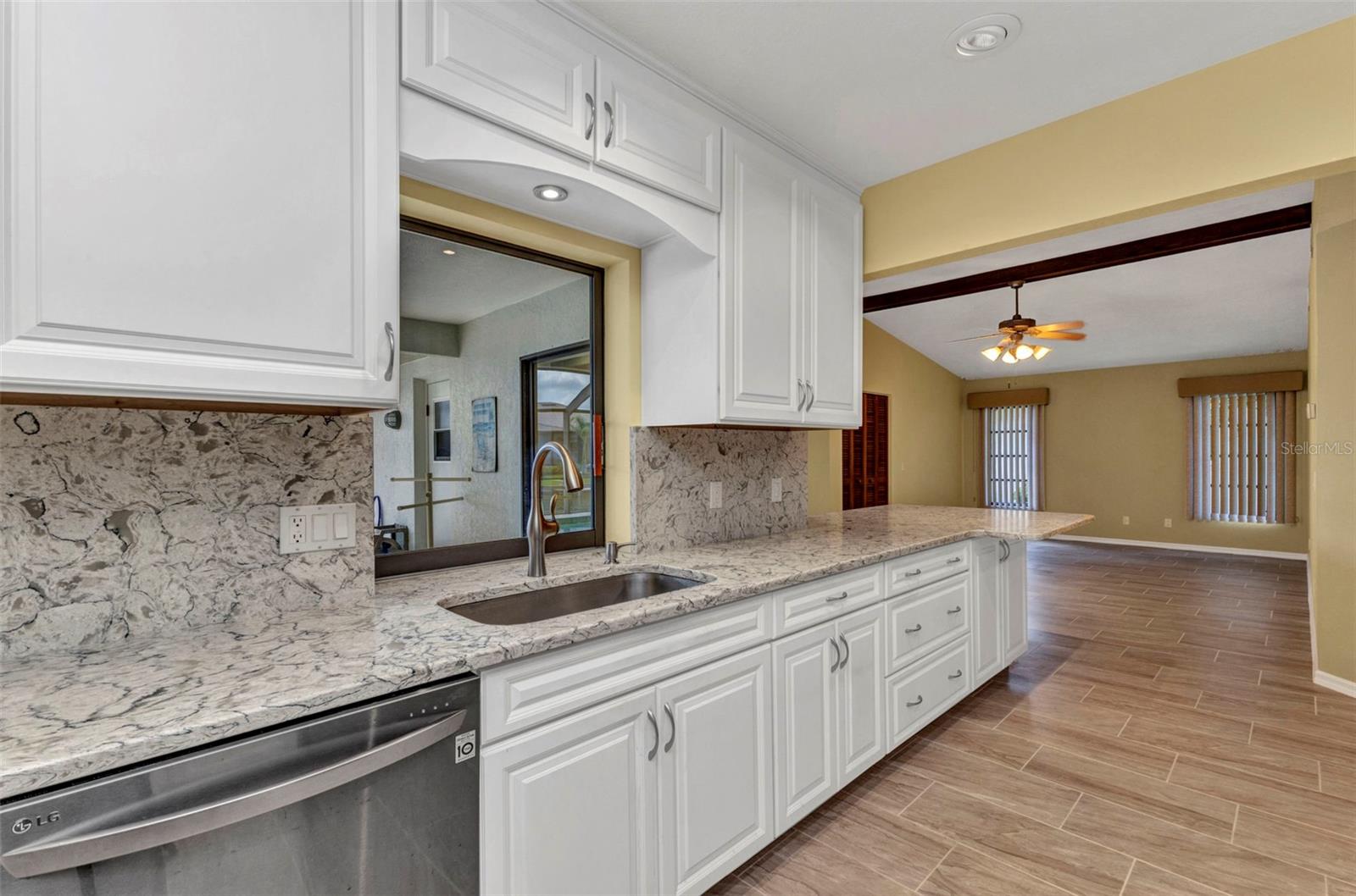 Image 20 of 67 For 80 Hibiscus Drive