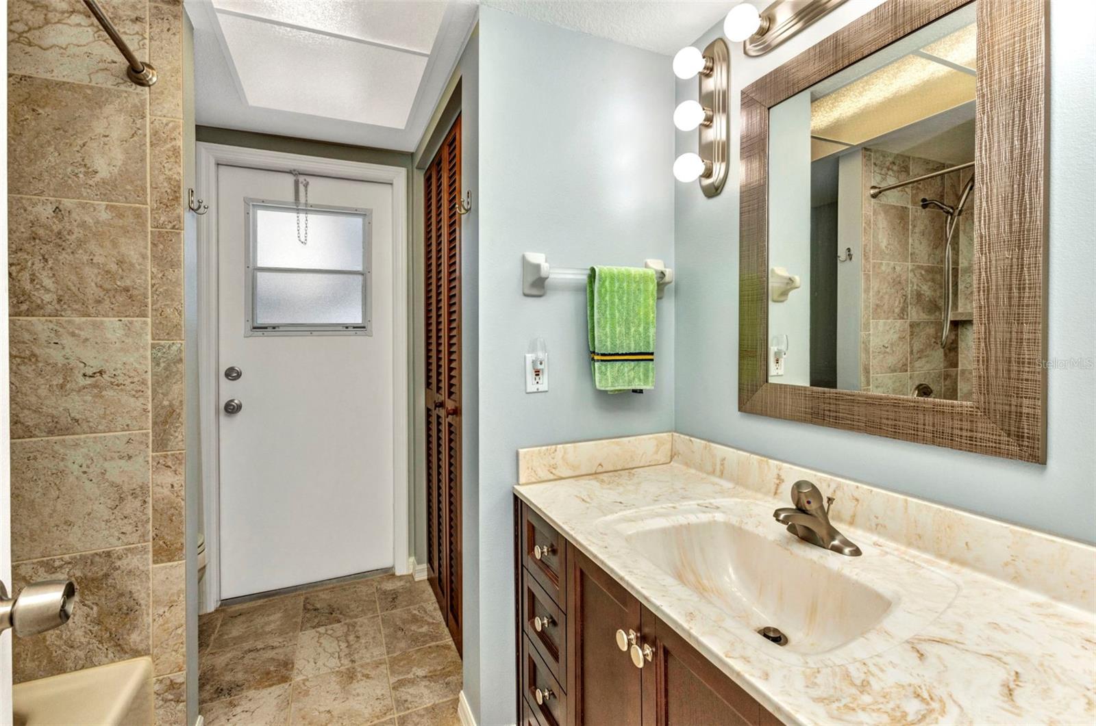 Image 41 of 67 For 80 Hibiscus Drive