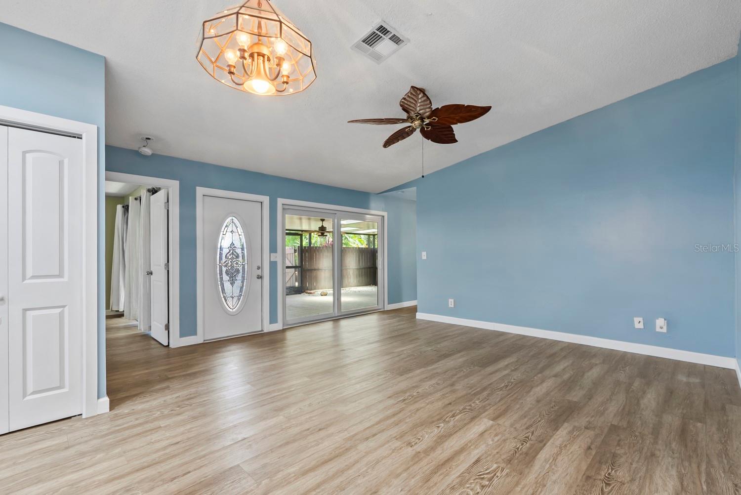 Image 15 of 50 For 15464 Crystal Lake Drive