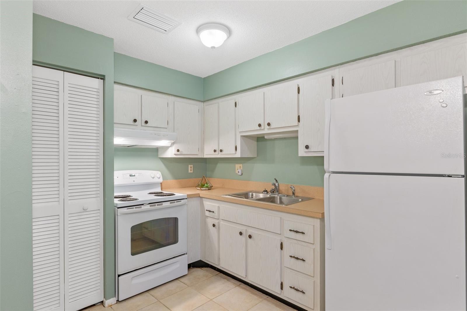 Image 8 of 17 For 21150 Gertrude Avenue O3