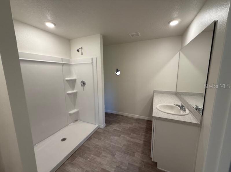 Image 11 of 13 For 1 Riverview Place