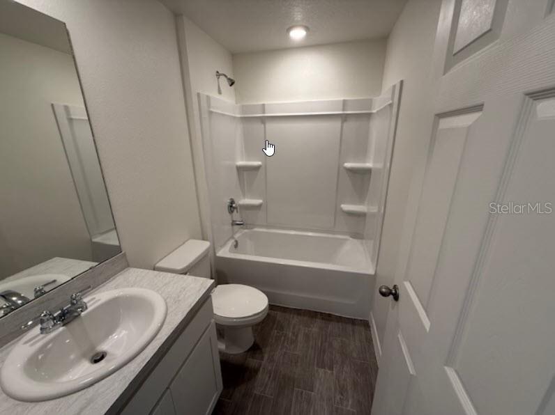 Image 6 of 13 For 1 Riverview Place