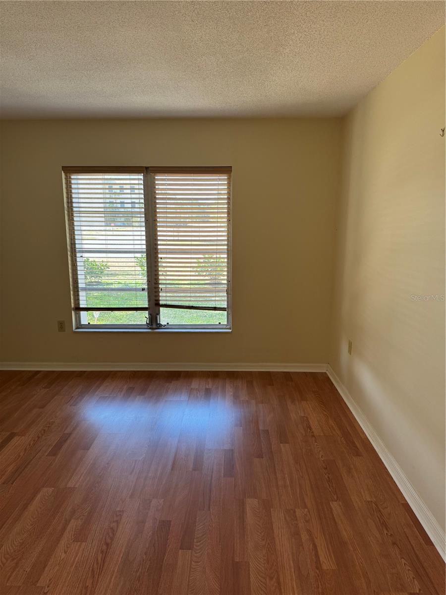 Image 12 of 28 For 21320 Brinson Avenue 112