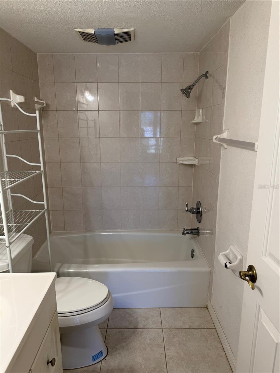 Image 15 of 28 For 21320 Brinson Avenue 112