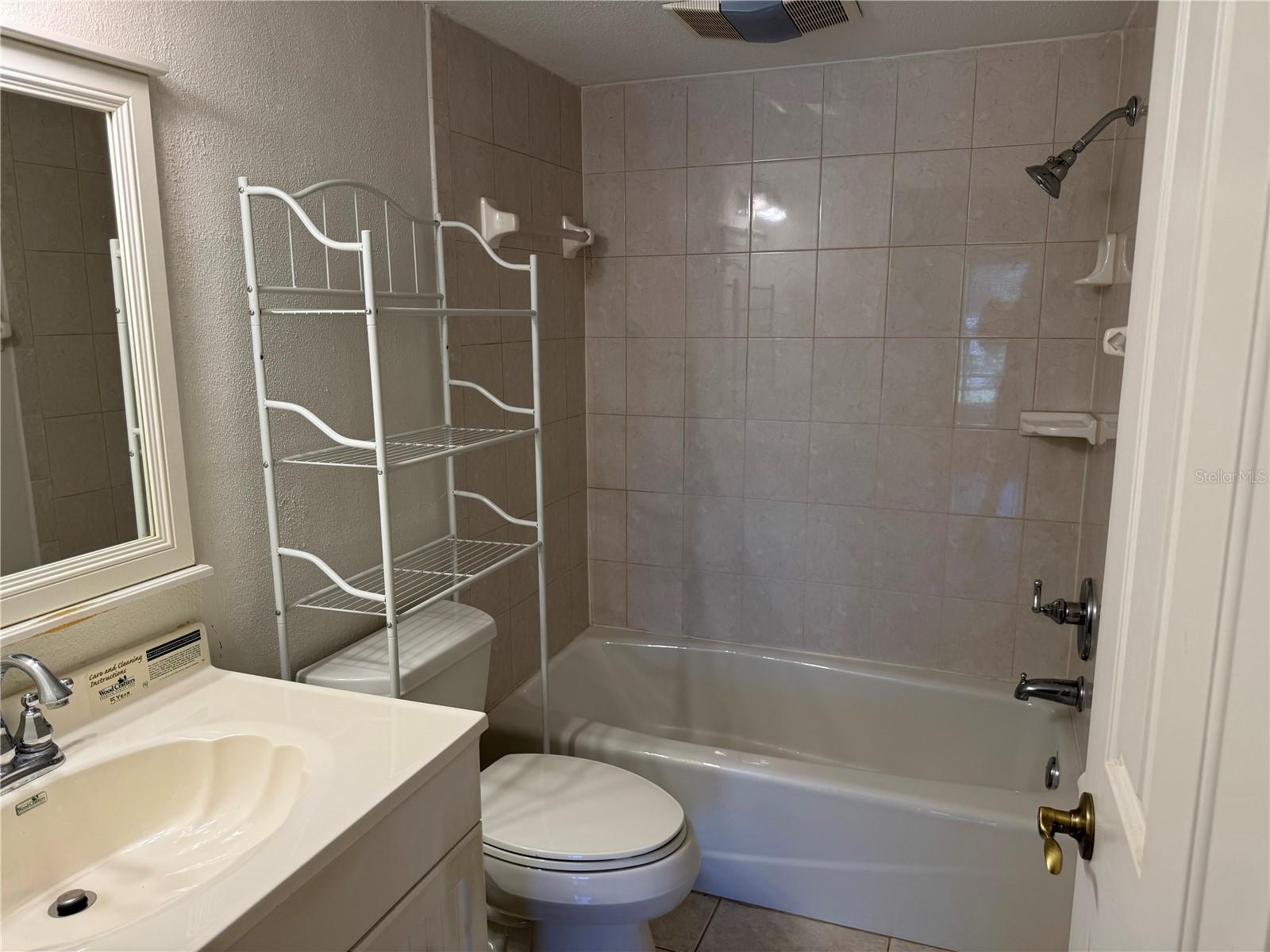 Image 16 of 28 For 21320 Brinson Avenue 112