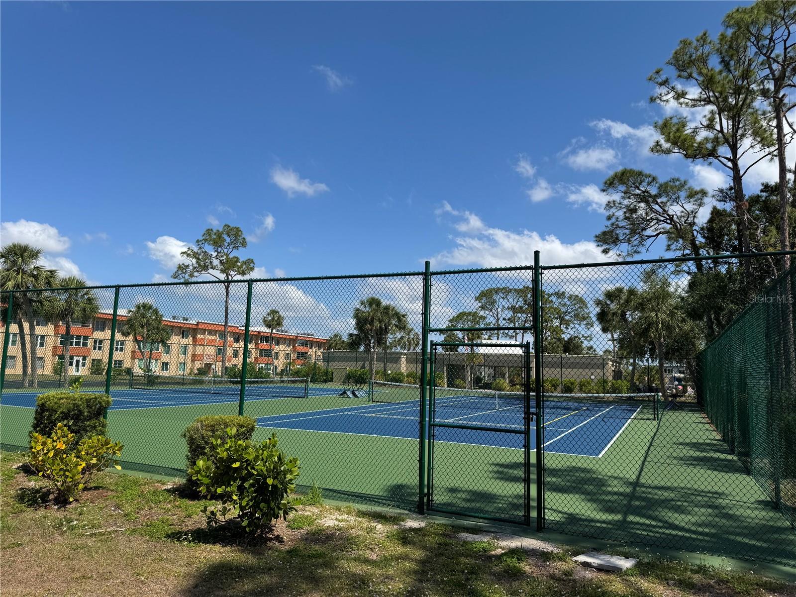 Image 26 of 28 For 21320 Brinson Avenue 112