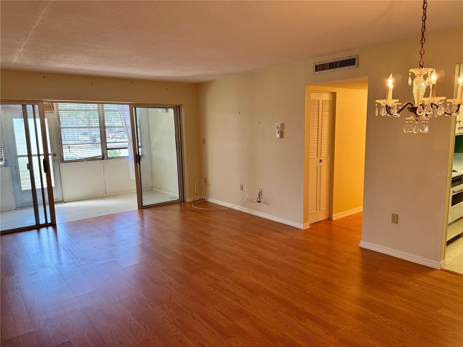 Image 6 of 28 For 21320 Brinson Avenue 112