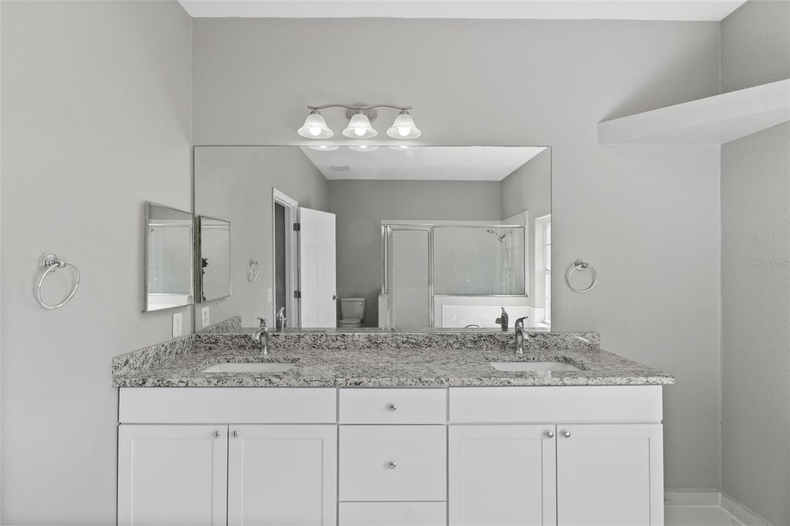 Image 18 of 39 For 1275 Huntington Street