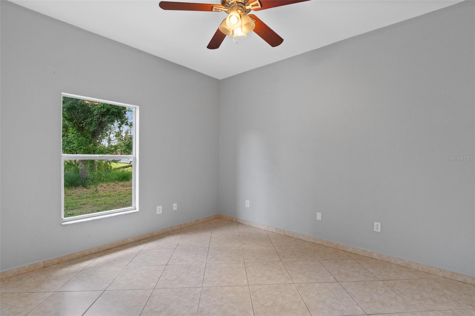 Image 20 of 39 For 1275 Huntington Street