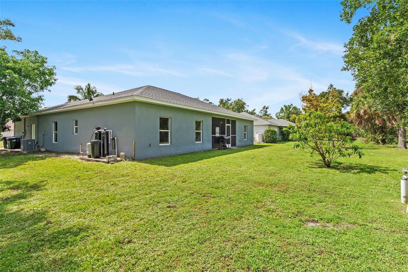 Image 30 of 39 For 1275 Huntington Street