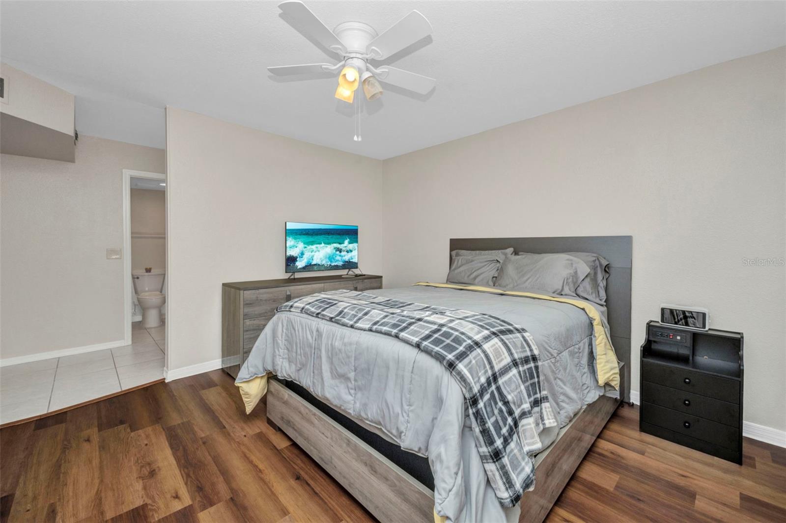 Image 19 of 68 For 26336 Nadir Road 10