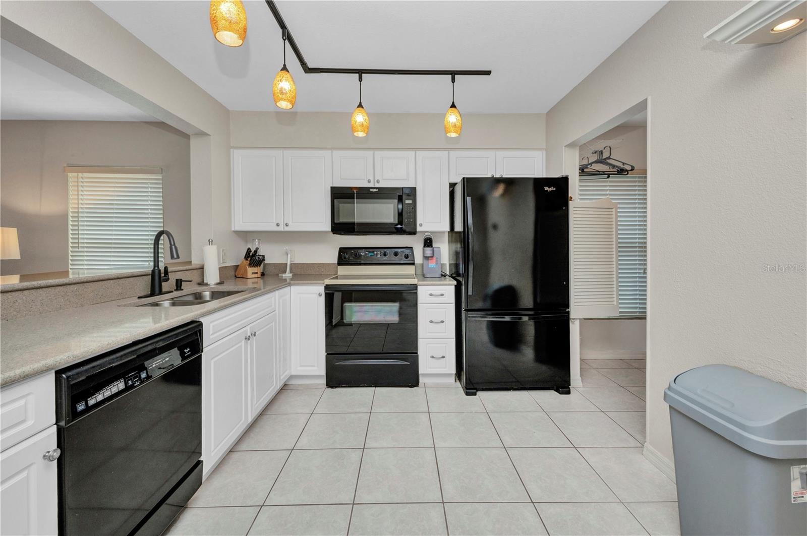 Image 6 of 68 For 26336 Nadir Road 10
