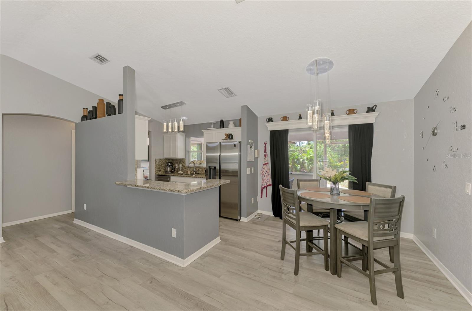 Image 12 of 52 For 4129 Palisades Avenue