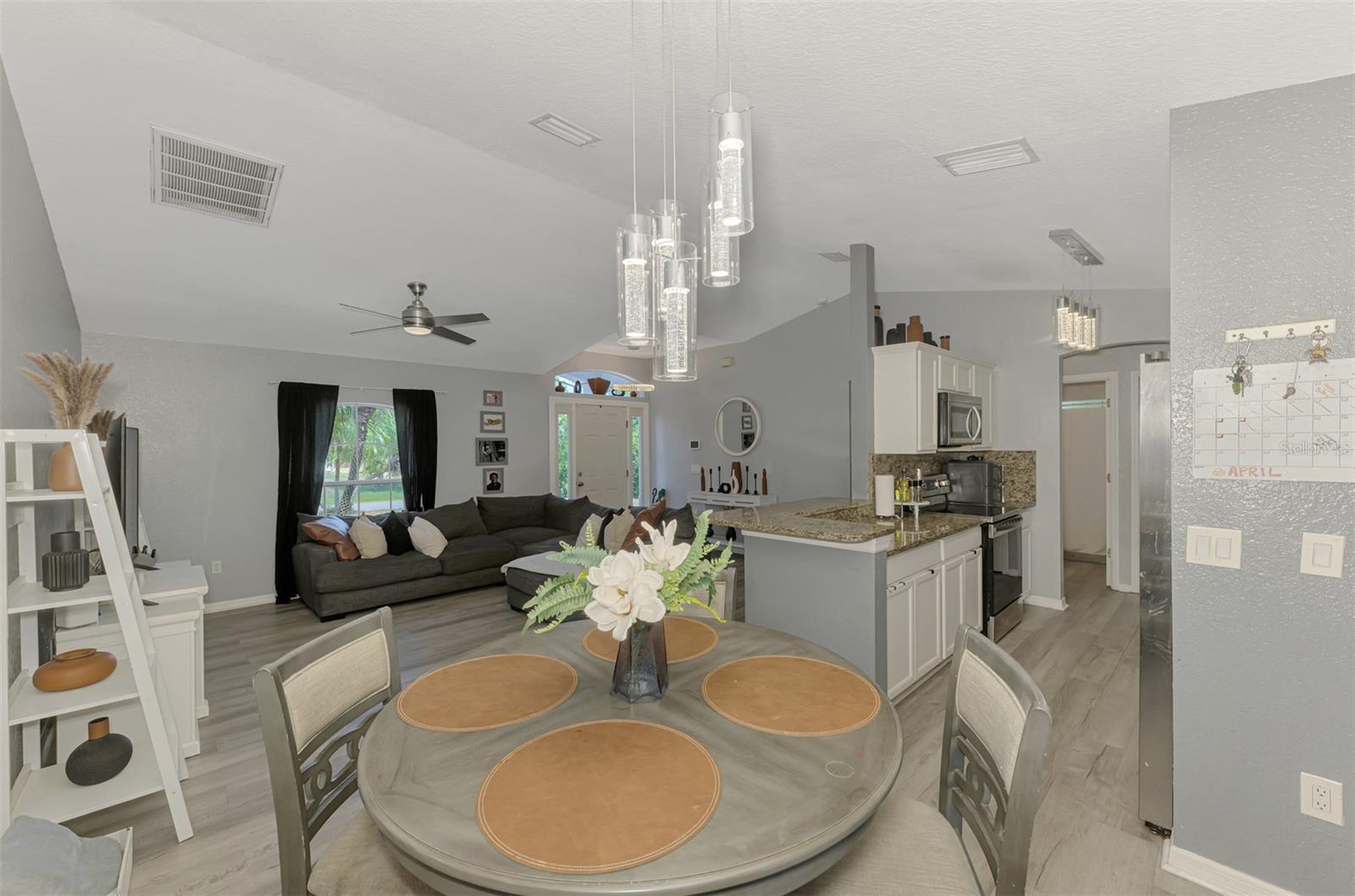 Image 14 of 52 For 4129 Palisades Avenue